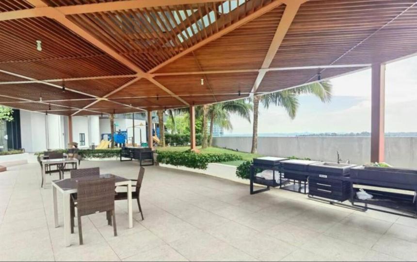 Almas Cozy Studio Escape Netflix 100Mbps Bystay Nusajaya  Exterior foto